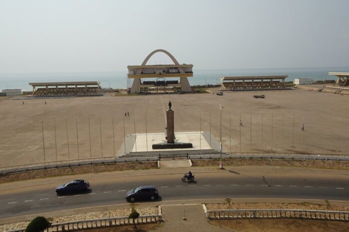 widok-na-plac-z-tarasu